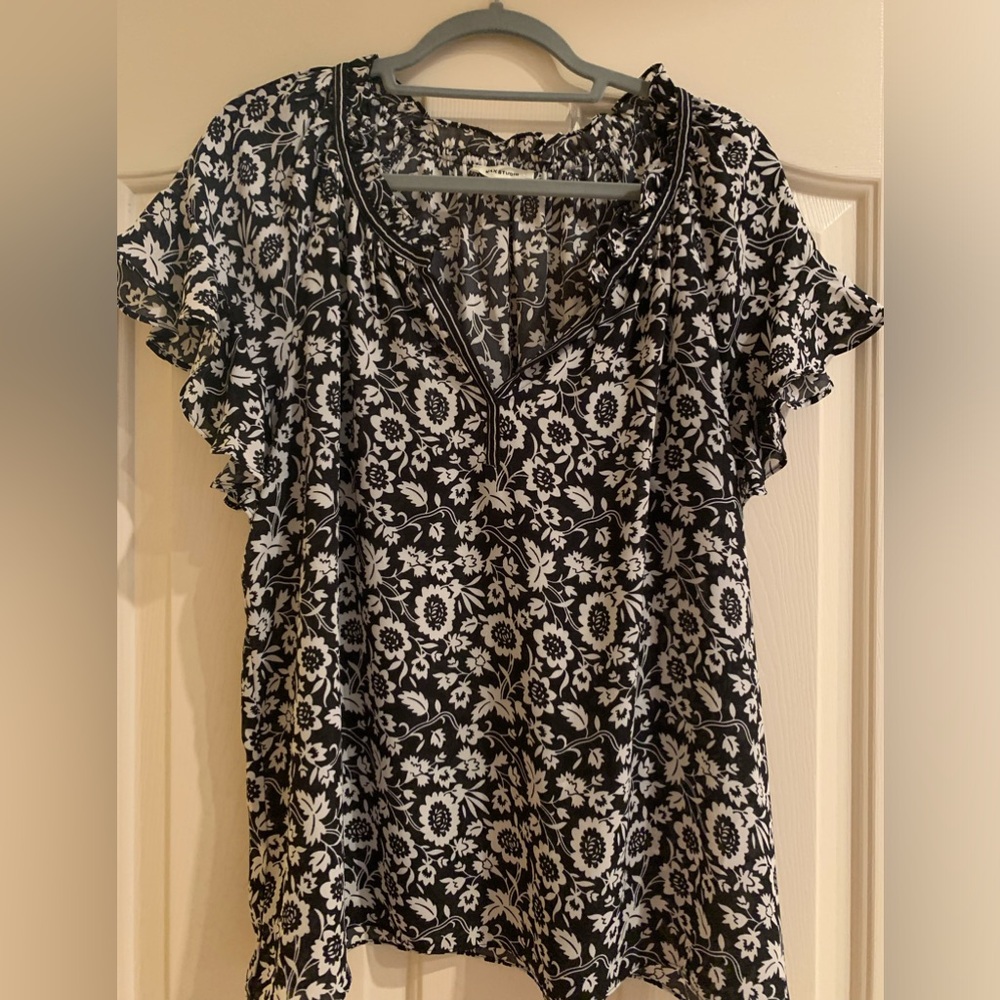 Great short sleeve black and white blouse from Max Studio